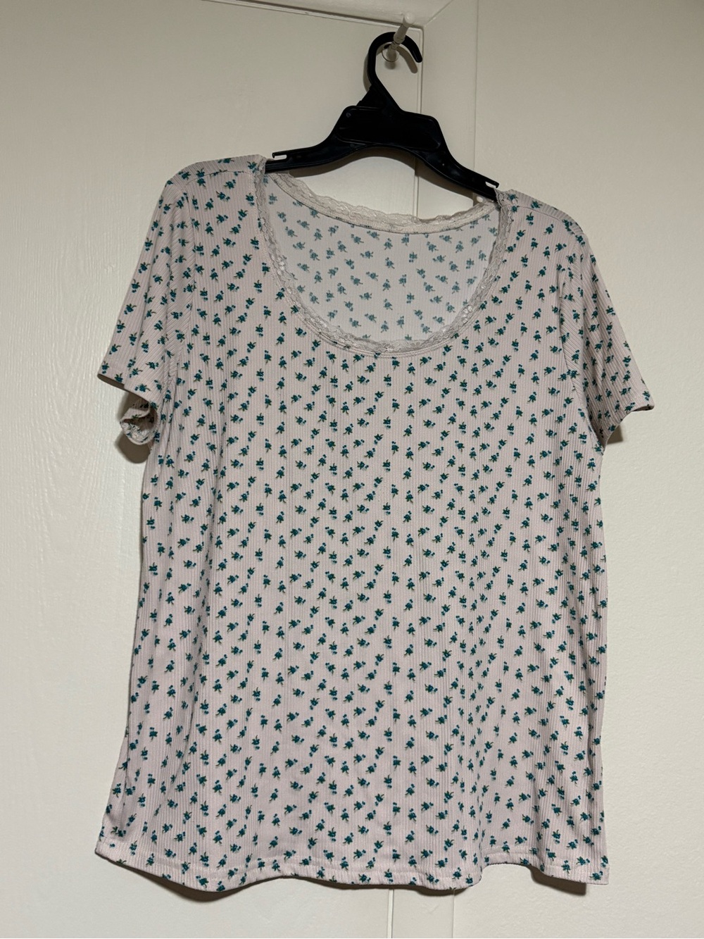 Pink and blue floral print Women’s Scoop Neck Short Sleeve Top